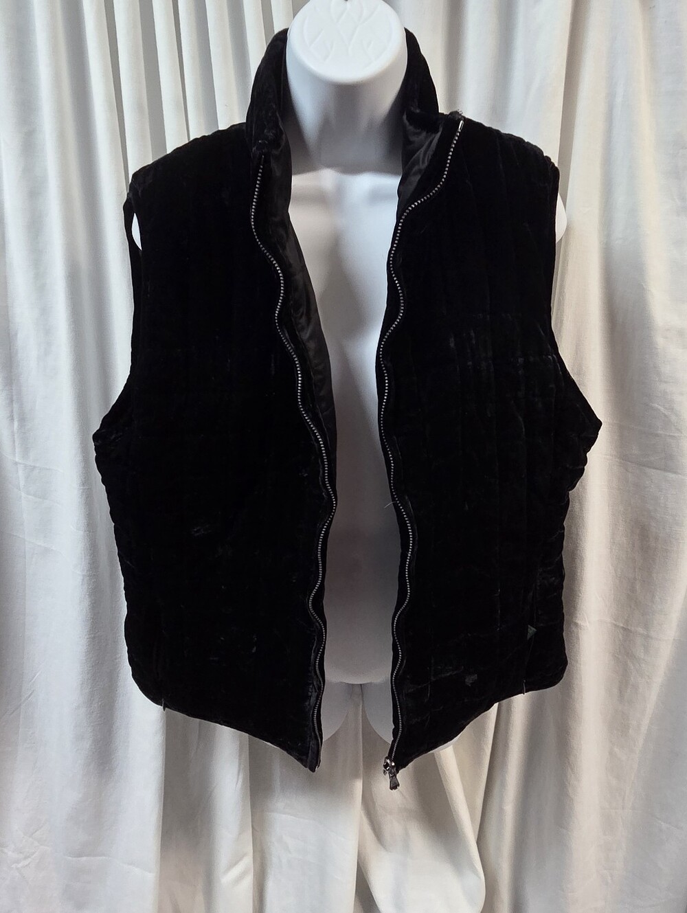 Black Quilted Velvet Zip-Front Women's Vest